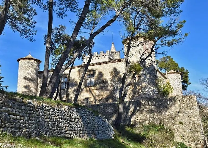 Les Isatis Apartment *